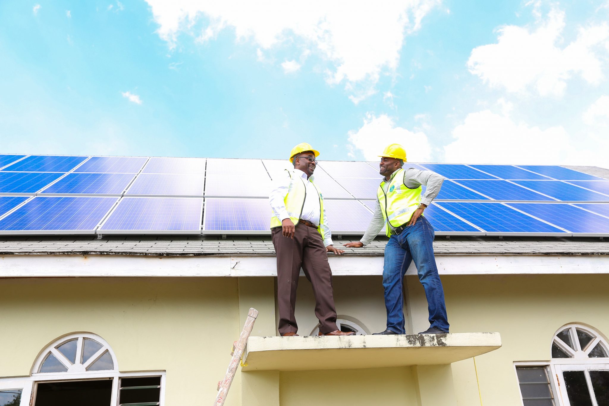 Government Commissions First Solar Powered Community Computer Lab