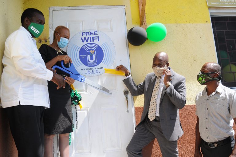 Universal Service Fund Three Hills Public WiFi Hot Spot Launch